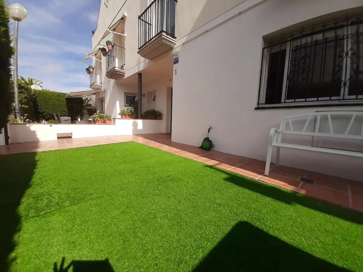 Villa Perfectly Located 4 Bed Family Home In Sunny Sitges