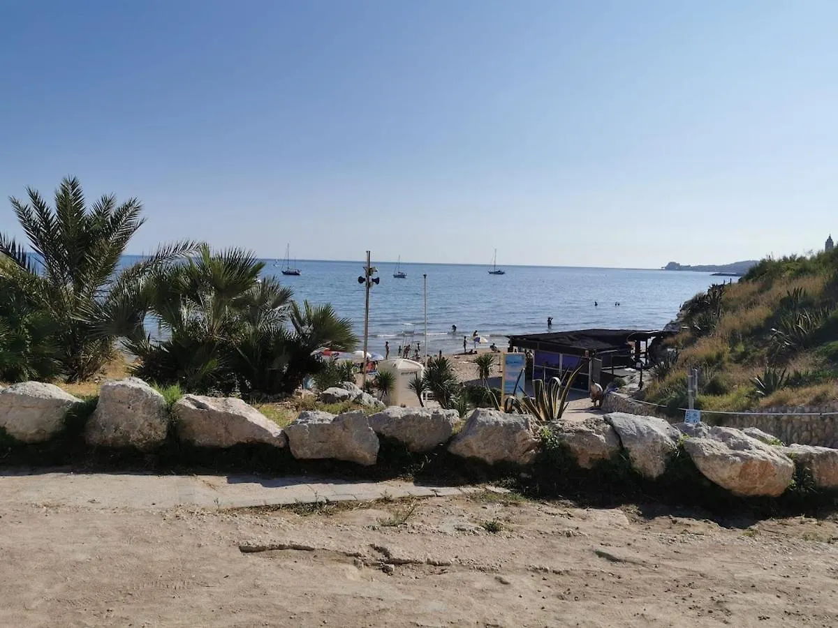 Perfectly Located 4 Bed Family Home In Sunny Sitges 0*,