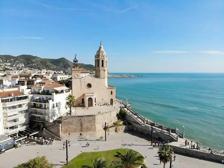 Perfectly Located 4 Bed Family Home In Sunny Sitges
