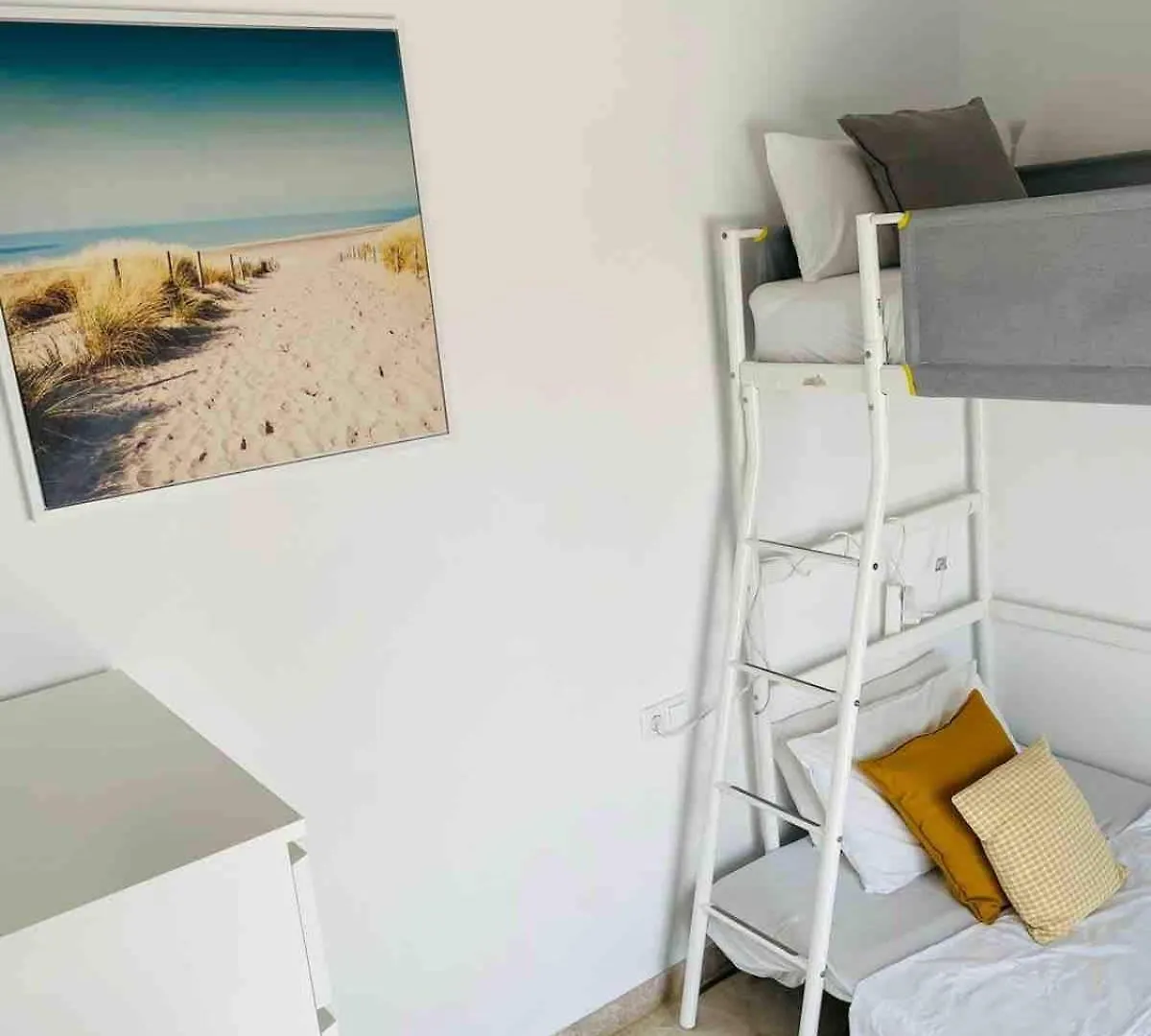Perfectly Located 4 Bed Family Home In Sunny Sitges Villa
