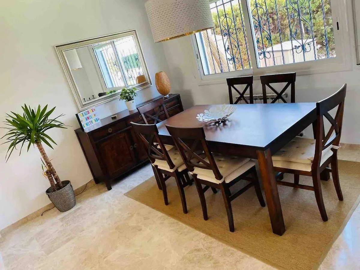 Perfectly Located 4 Bed Family Home In Sunny Sitges 0*,