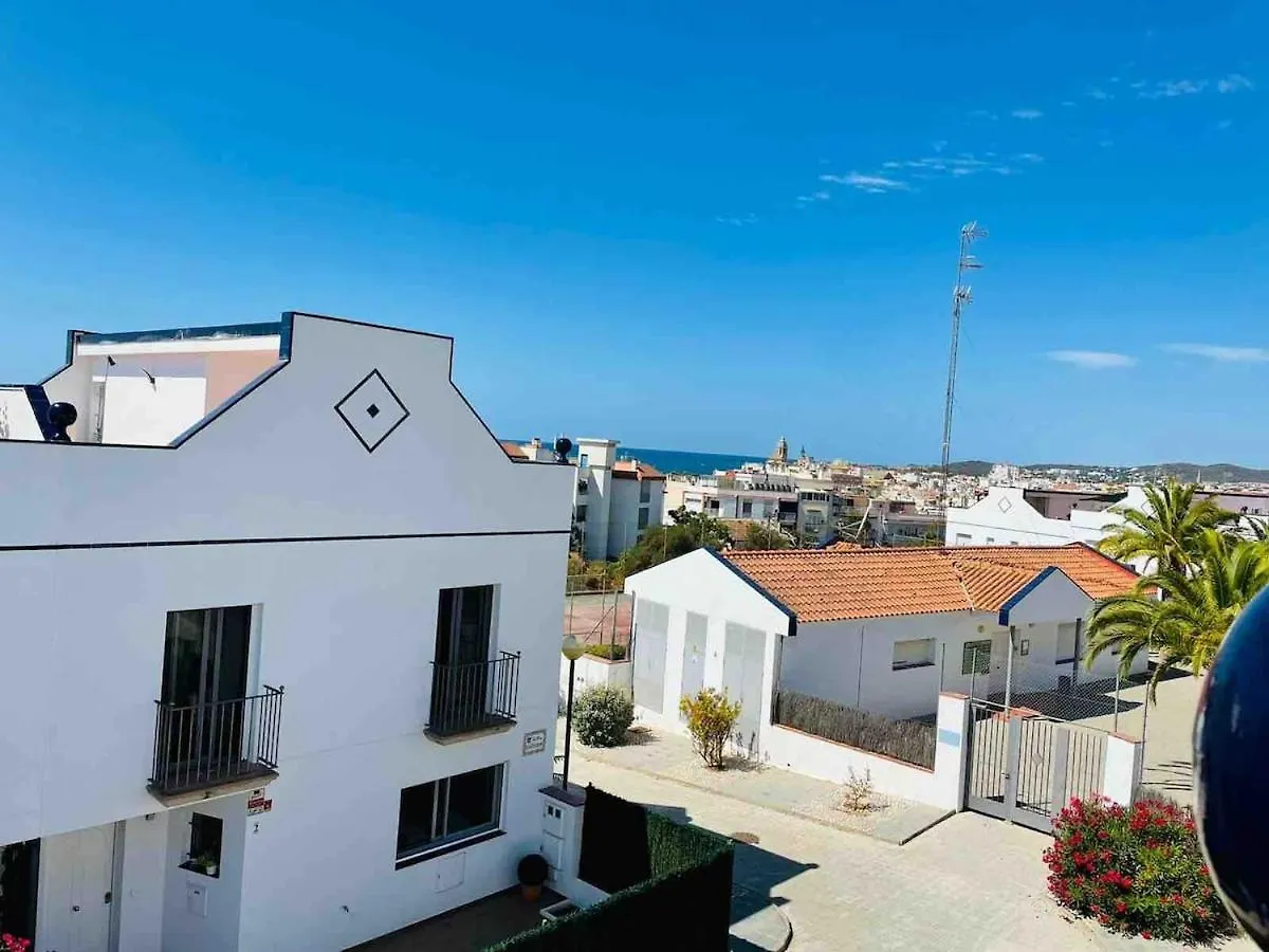 Perfectly Located 4 Bed Family Home In Sunny Sitges Villa