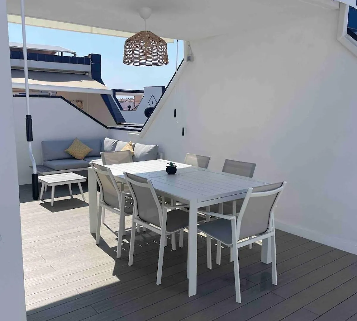 Villa Perfectly Located 4 Bed Family Home In Sunny Sitges