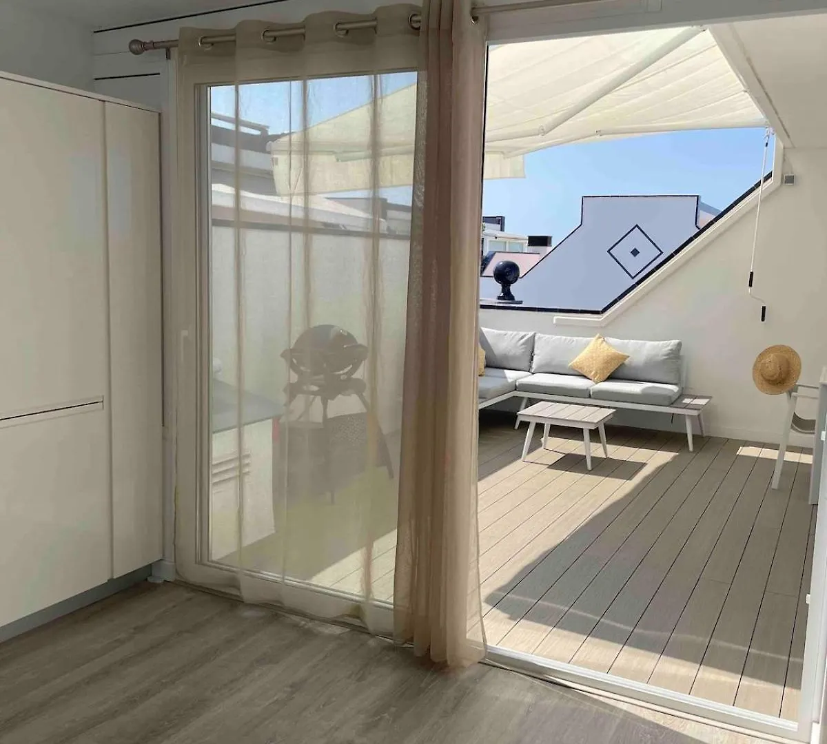 Perfectly Located 4 Bed Family Home In Sunny Sitges 0*,